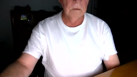 letscum2gether0 online show from August 5, 2:08 am