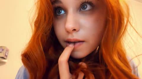 Lola online show from February 26, 8:45 pm