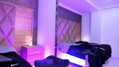 Lexi  Derek online show from November 24, 6:06 pm