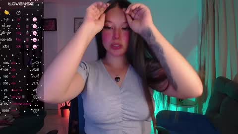Snapshot of lexie_babe chatting on February 7, 3:24 am Lexie Thompson   8pm  0000am -5 online show from February 7, 3:24 am