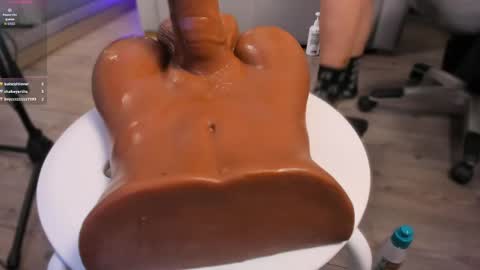 lexiee__ online show from April 23, 12:29 pm