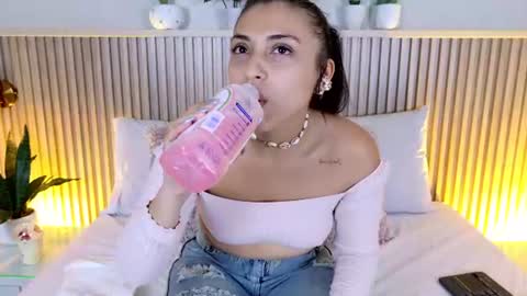 lexxi_gb online show from June 18, 9:09 pm