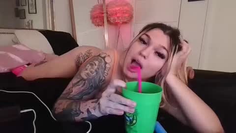 Snapshot of lexxiloulou chatting on October 1, 3:38 am lexxiloulou online show from October 1, 3:38 am