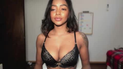 LEXY - Independent account online show from February 9, 2:10 pm