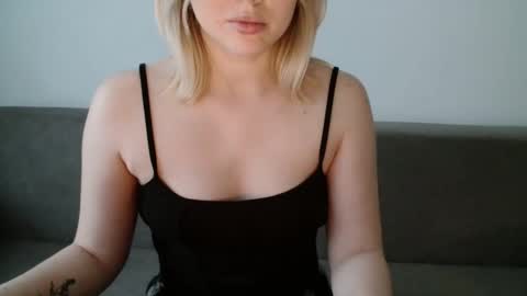 Leyla online show from April 5, 4:48 pm