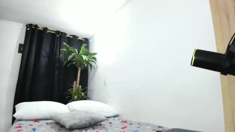 Lia y Felipe --  online show from April 24, 1:51 am