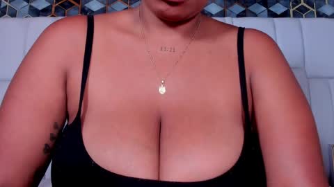 lia_mariana online show from April 23, 7:27 am