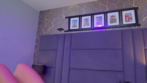   online show from March 8, 11:58 am