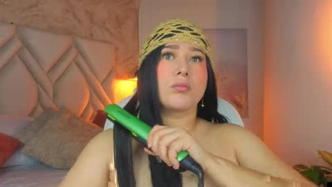 Lia Cox online show from April 5, 3:36 am