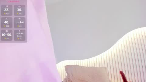 liaguzman online show from March 15, 3:55 am