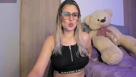 Lia  online show from October 16, 1:05 am