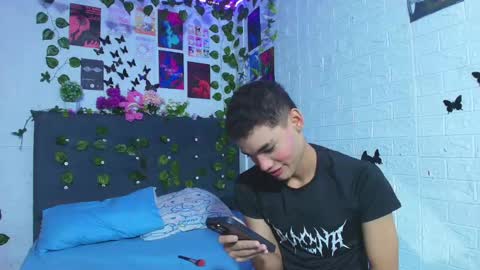 liam_honey18 online show from September 25, 11:50 am