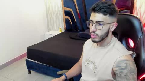 LIAM KLEIN online show from February 22, 8:22 pm