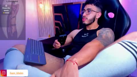 LIAM KLEIN online show from February 14, 11:57 am