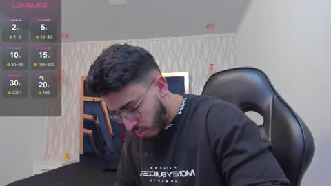 LIAM KLEIN online show from December 22, 11:28 am