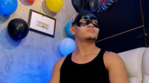 liam_knight online show from November 20, 3:38 am