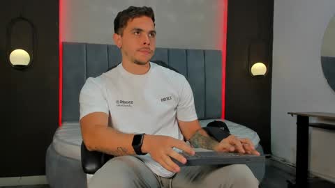 Liam online show from April 22, 6:15 pm