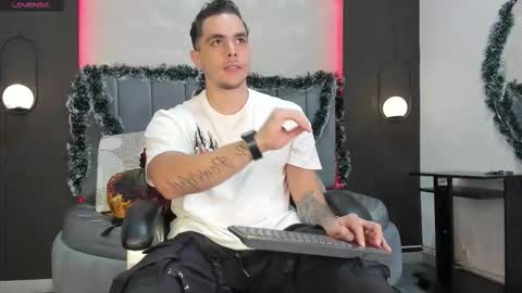 Liam online show from November 28, 10:39 pm