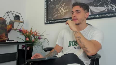 Snapshot of liam_walk chatting on January 25, 1:08 pm Liam online show from January 25, 1:08 pm