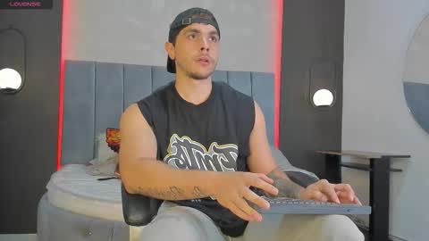 Liam online show from March 4, 9:34 pm