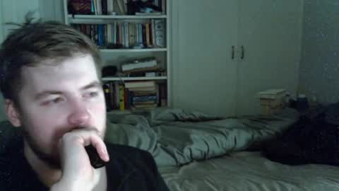 Liam Fox online show from April 3, 2:07 am