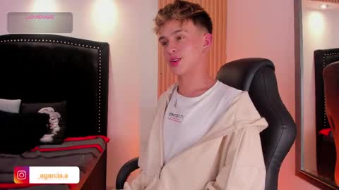 liam online show from April 24, 4:14 am