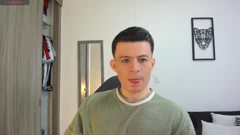 Snapshot of lian_eathan chatting on October 10, 7:52 pm lian_eathan online show from October 10, 7:52 pm