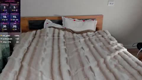 liana_8 online show from November 17, 5:37 pm