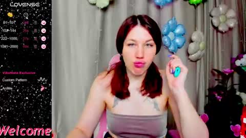 lianawow_ online show from June 12, 2:54 am