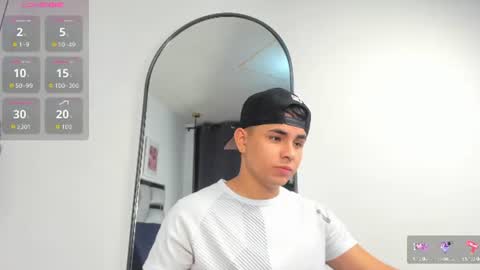 lianfox_ online show from June 12, 12:26 pm