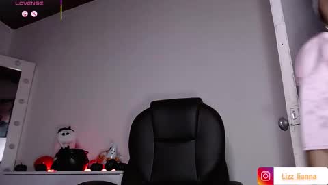 Snapshot of lianna_hot chatting on October 17, 7:45 am --- buy my content naughty in my bio- online show from October 17, 7:45 am