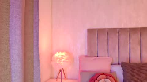 Liora online show from June 18, 2:28 am
