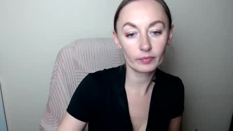 Lia online show from February 5, 12:20 pm