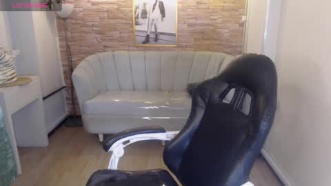 Dani online show from September 13, 1:02 pm