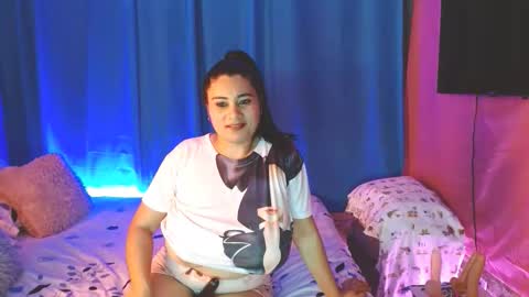 Isa online show from December 20, 6:37 pm