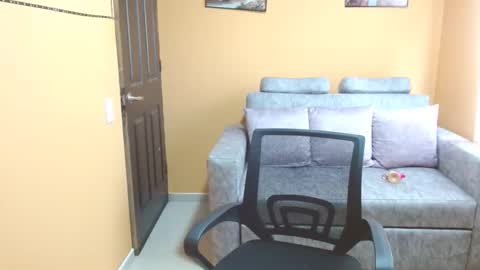 Isa online show from January 31, 8:01 pm