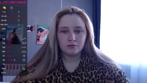 light_lunaa online show from November 16, 7:10 am