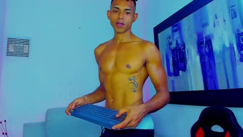 Lil KIng online show from April 7, 9:39 pm