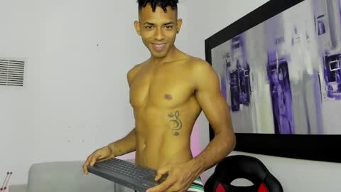 Lil KIng online show from April 15, 3:04 pm