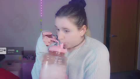 Snapshot of lil_alison_heart chatting on December 4, 2:31 pm Lil Alison Heart online show from December 4, 2:31 pm