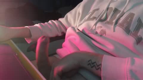 lil_j_ online show from April 2, 10:38 pm