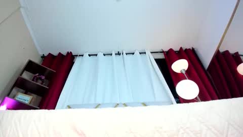 lila_pinky_ online show from May 16, 11:53 am