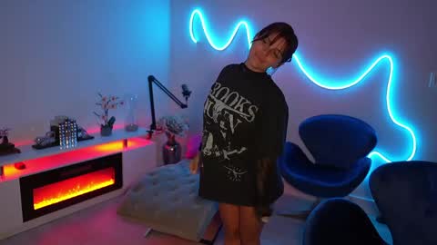 Rebecca online show from April 23, 5:04 am