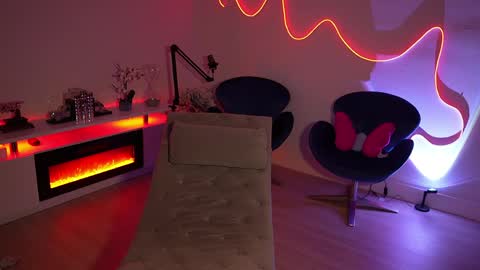 Rebecca online show from April 7, 6:26 am