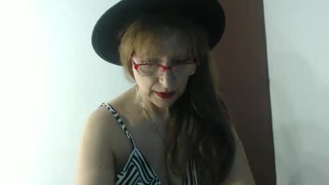 lilieth online show from November 7, 6:21 pm