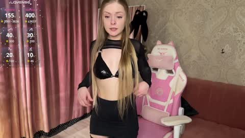 Lili online show from February 12, 1:04 pm