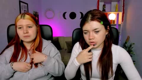 Lili online show from March 18, 3:18 pm