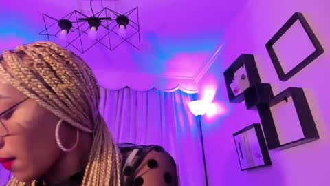 Snapshot of lili_harvey chatting on October 7, 3:46 am Lili online show from October 7, 3:46 am