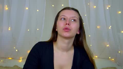 Mia online show from February 7, 7:00 am