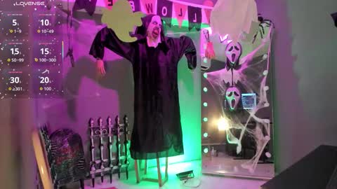 Snapshot of lilian_vergara chatting on October 6, 8:15 pm holis soy lily chang no olvides el pulgar arriba es muy importante para mi 3 independent model online show from October 6, 8:15 pm